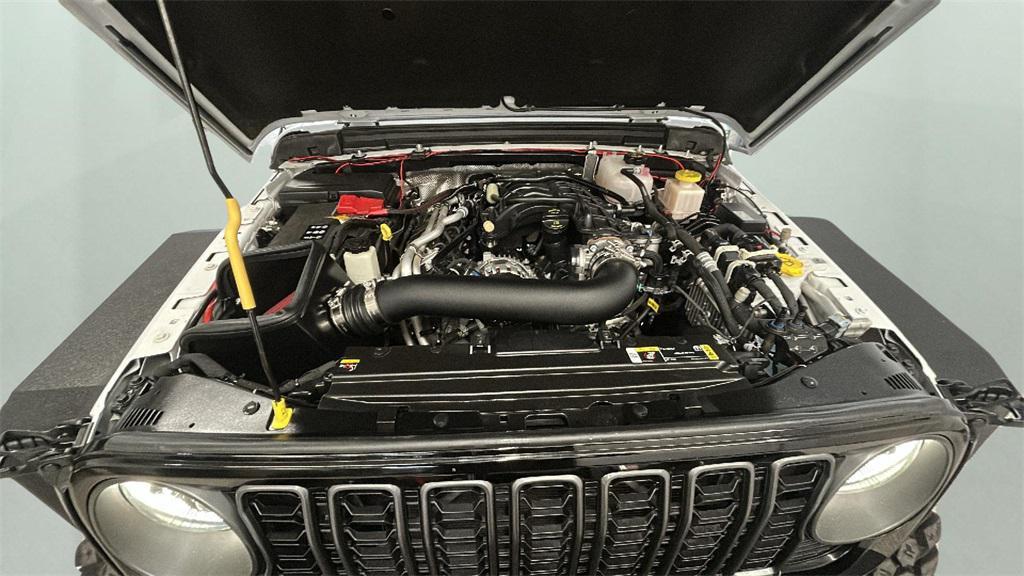 used 2024 Jeep Gladiator car, priced at $38,494
