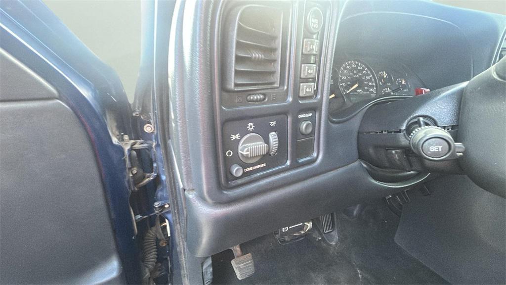 used 2001 Chevrolet Silverado 1500 car, priced at $2,399