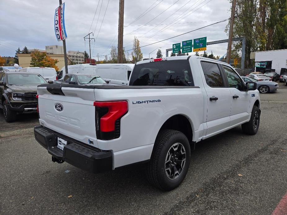 new 2024 Ford F-150 Lightning car