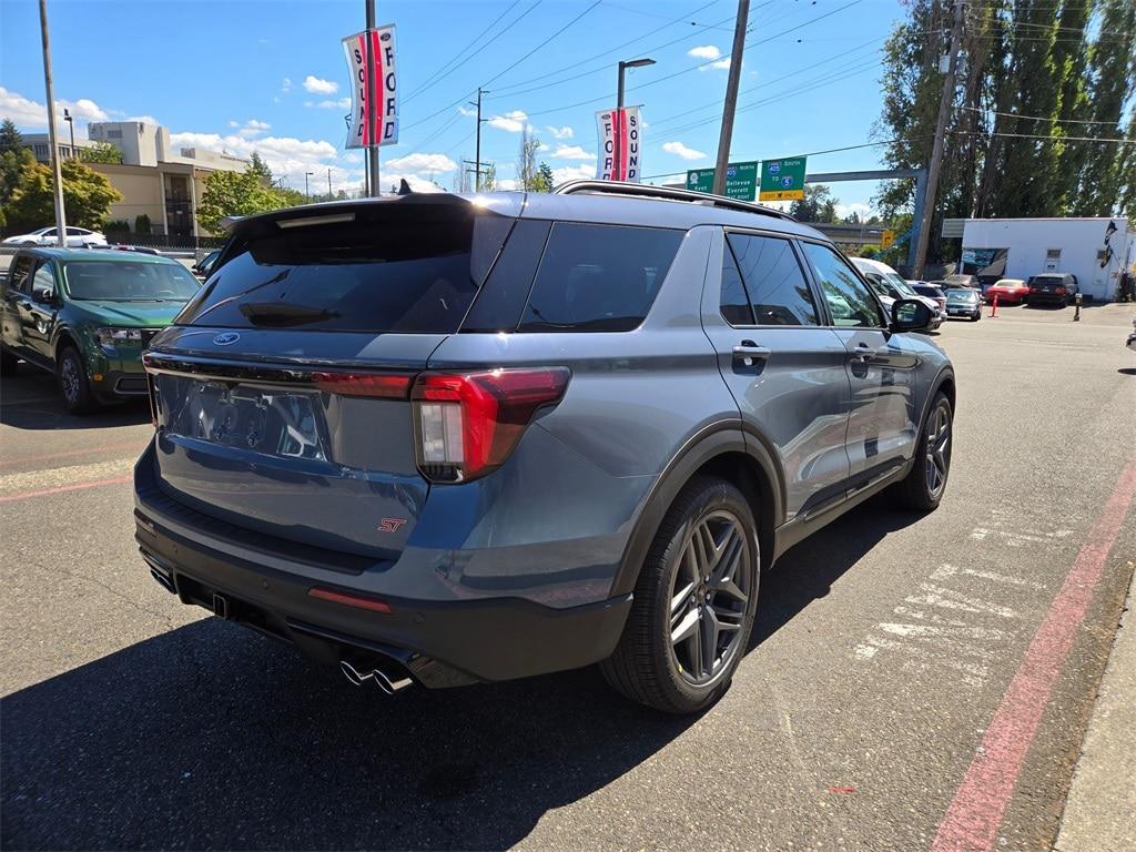 new 2025 Ford Explorer car, priced at $54,955