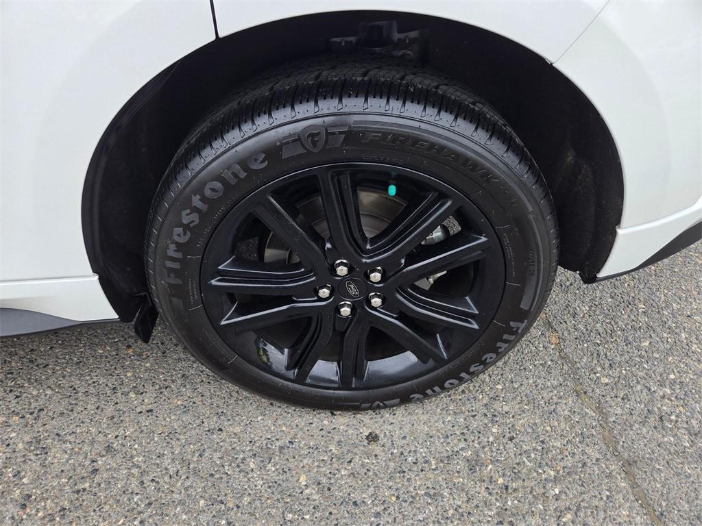 used 2022 Ford Edge car, priced at $30,000
