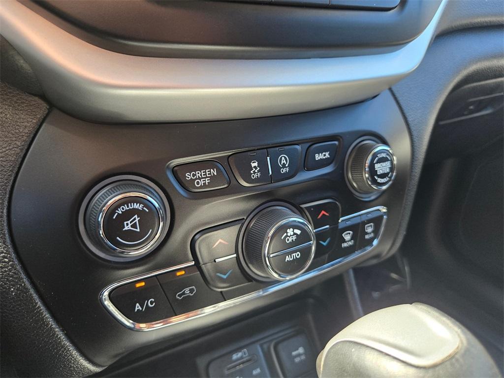 used 2018 Jeep Cherokee car, priced at $17,999