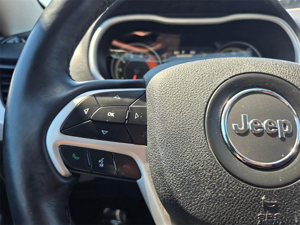 used 2018 Jeep Cherokee car, priced at $17,999