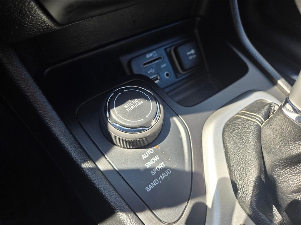 used 2018 Jeep Cherokee car, priced at $17,999