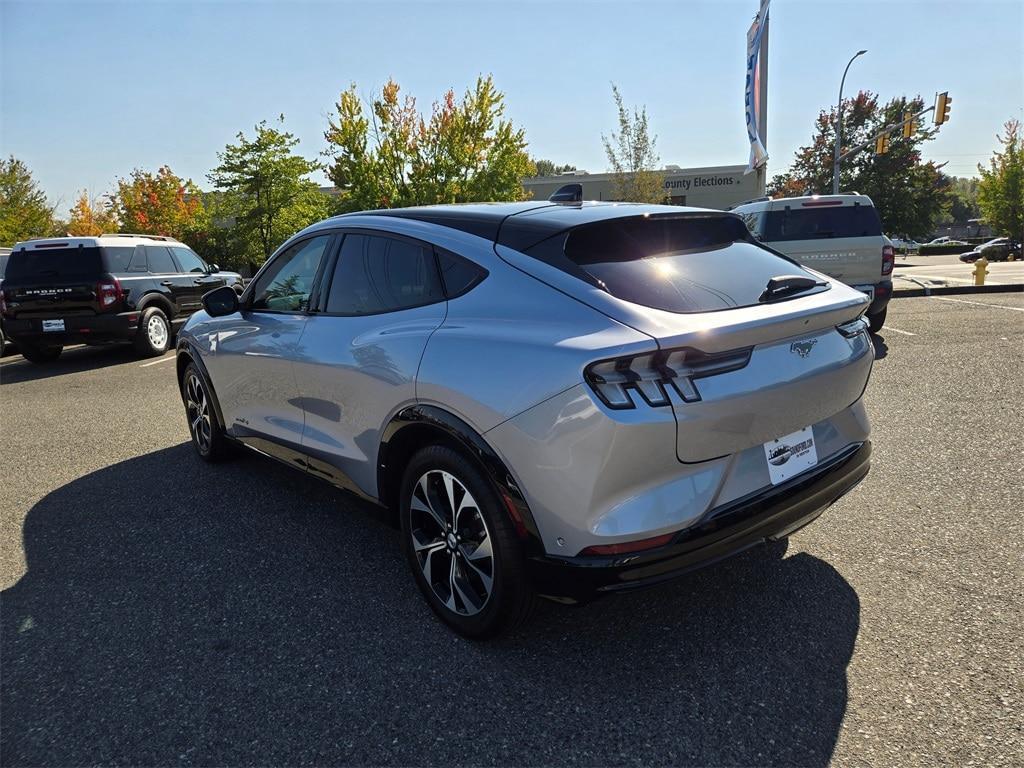 new 2022 Ford Mustang Mach-E car