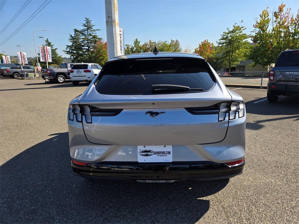 new 2022 Ford Mustang Mach-E car