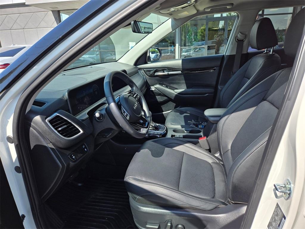 used 2024 Kia Seltos car, priced at $25,991