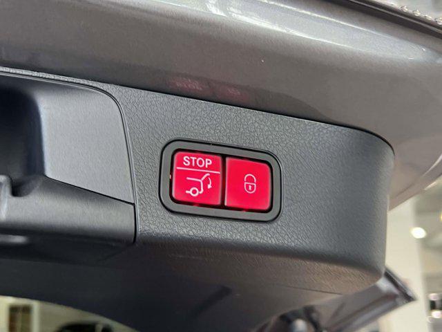 used 2022 Mercedes-Benz GLB 250 car, priced at $28,755