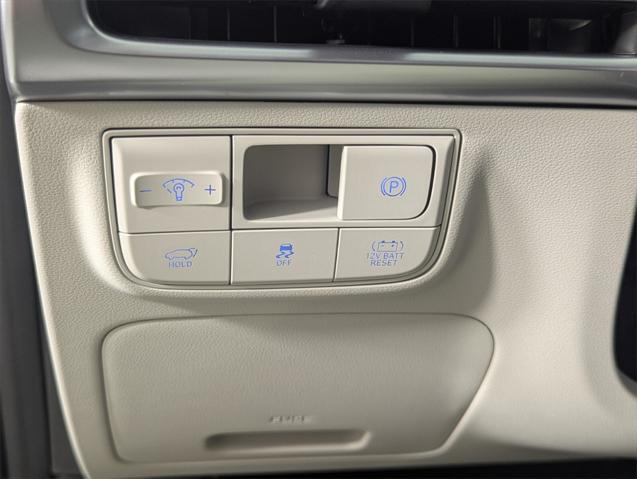 new 2025 Hyundai TUCSON Hybrid car, priced at $37,615
