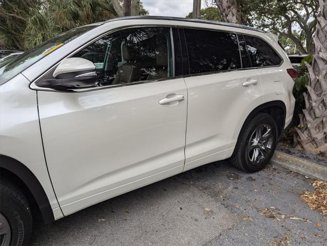 used 2017 Toyota Highlander car, priced at $25,598