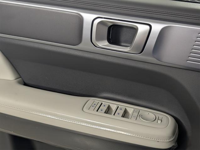 new 2025 Hyundai Santa Fe car, priced at $40,025
