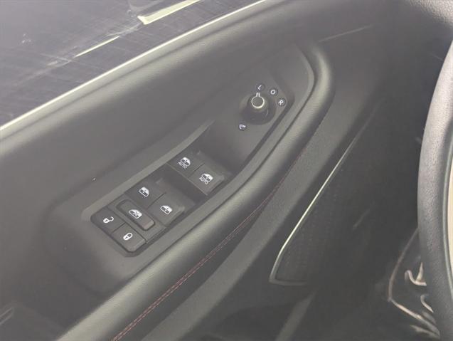 used 2022 Jeep Grand Cherokee car, priced at $32,734