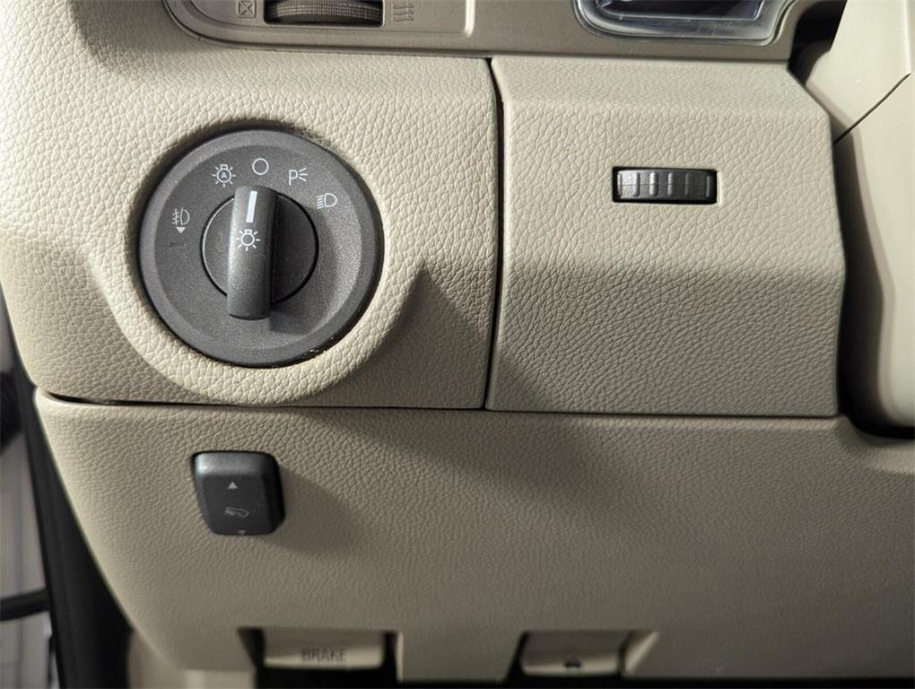 used 2013 Lincoln Navigator car, priced at $10,999