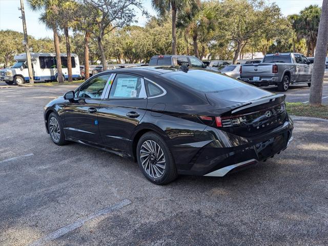 new 2025 Hyundai Sonata Hybrid car, priced at $38,377