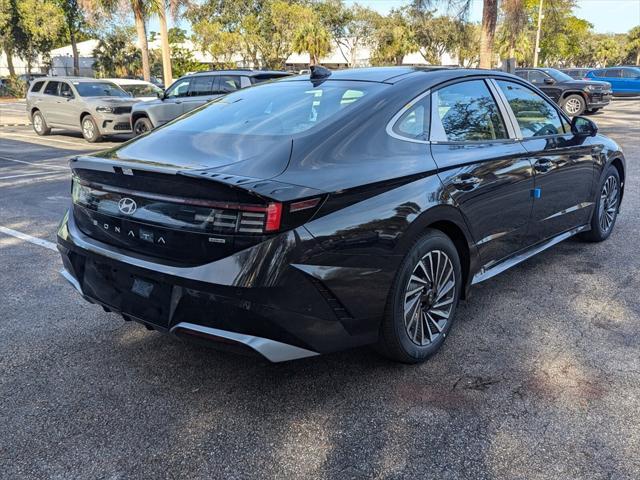 new 2025 Hyundai Sonata Hybrid car, priced at $38,377