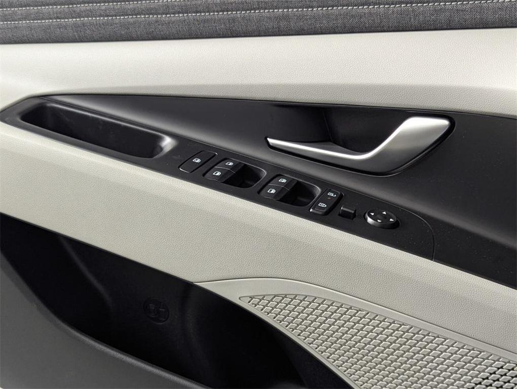 new 2025 Hyundai Elantra car, priced at $27,437