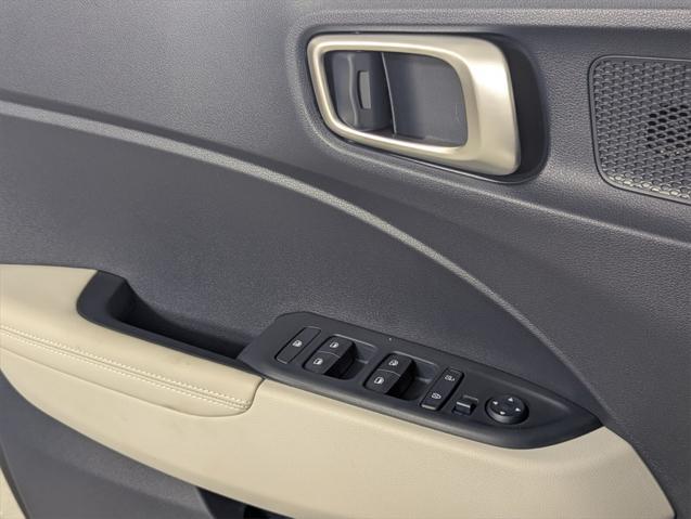 new 2025 Hyundai Venue car, priced at $25,066