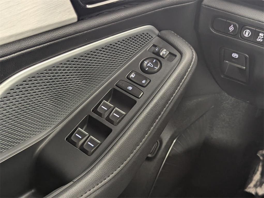 used 2025 Acura MDX car, priced at $40,851