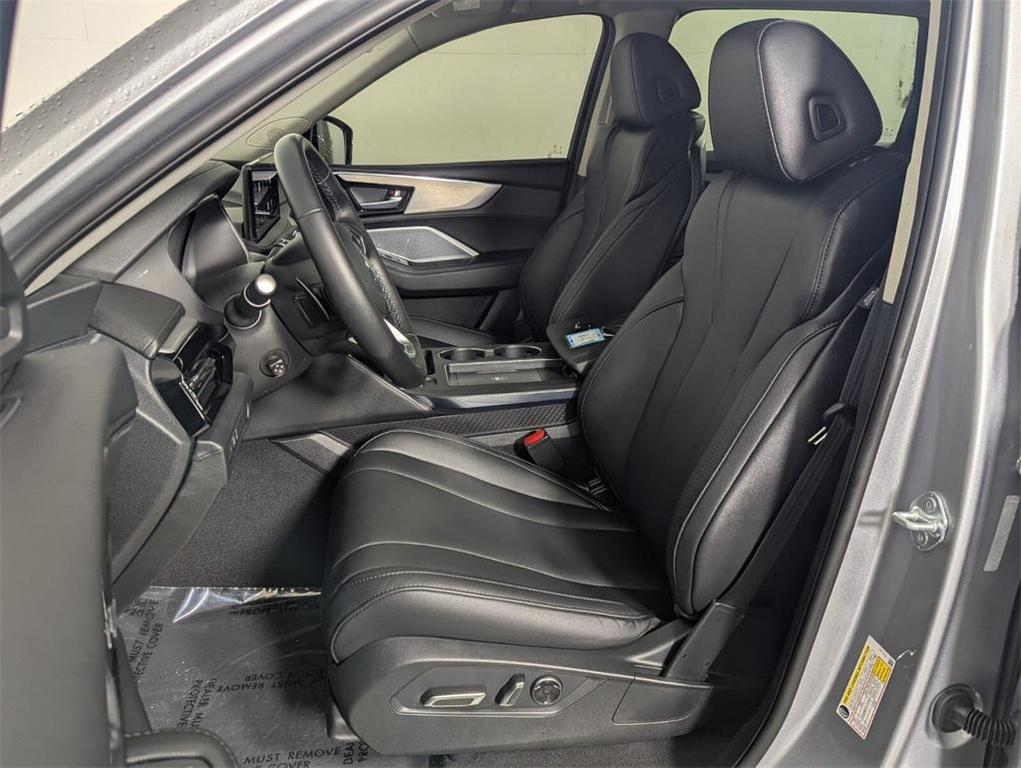 used 2025 Acura MDX car, priced at $40,851