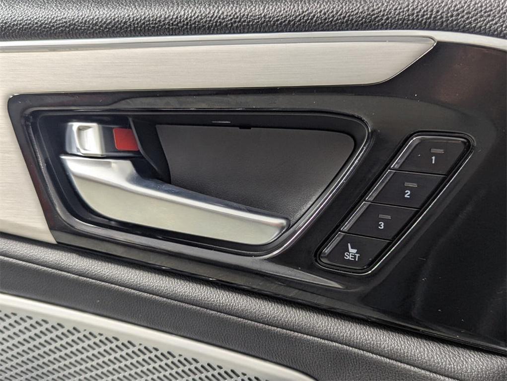used 2025 Acura MDX car, priced at $40,851