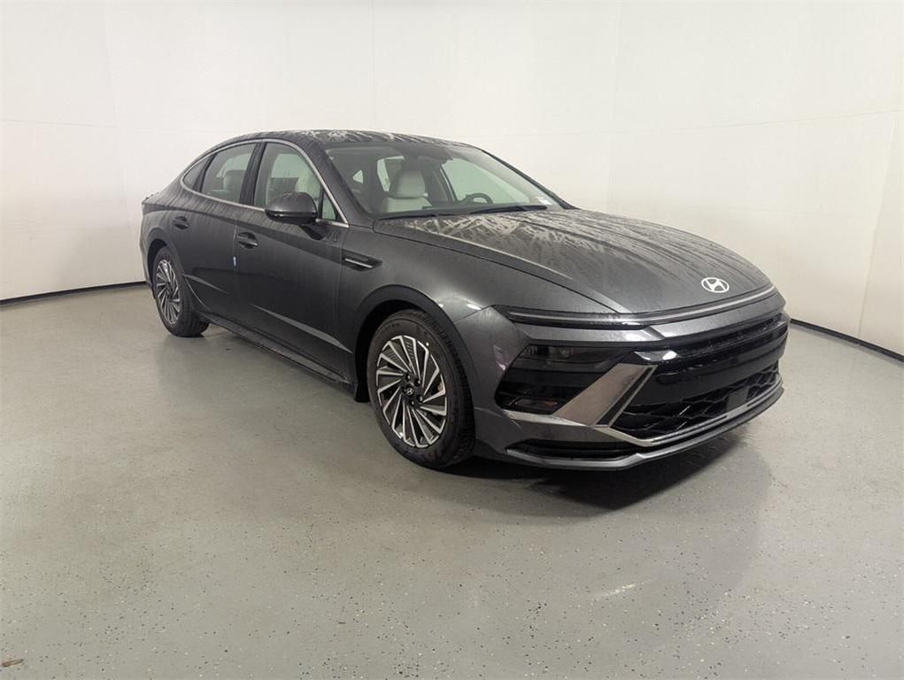 new 2025 Hyundai Sonata Hybrid car, priced at $30,810