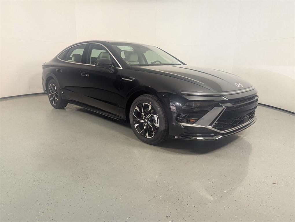new 2025 Hyundai Sonata car, priced at $28,690