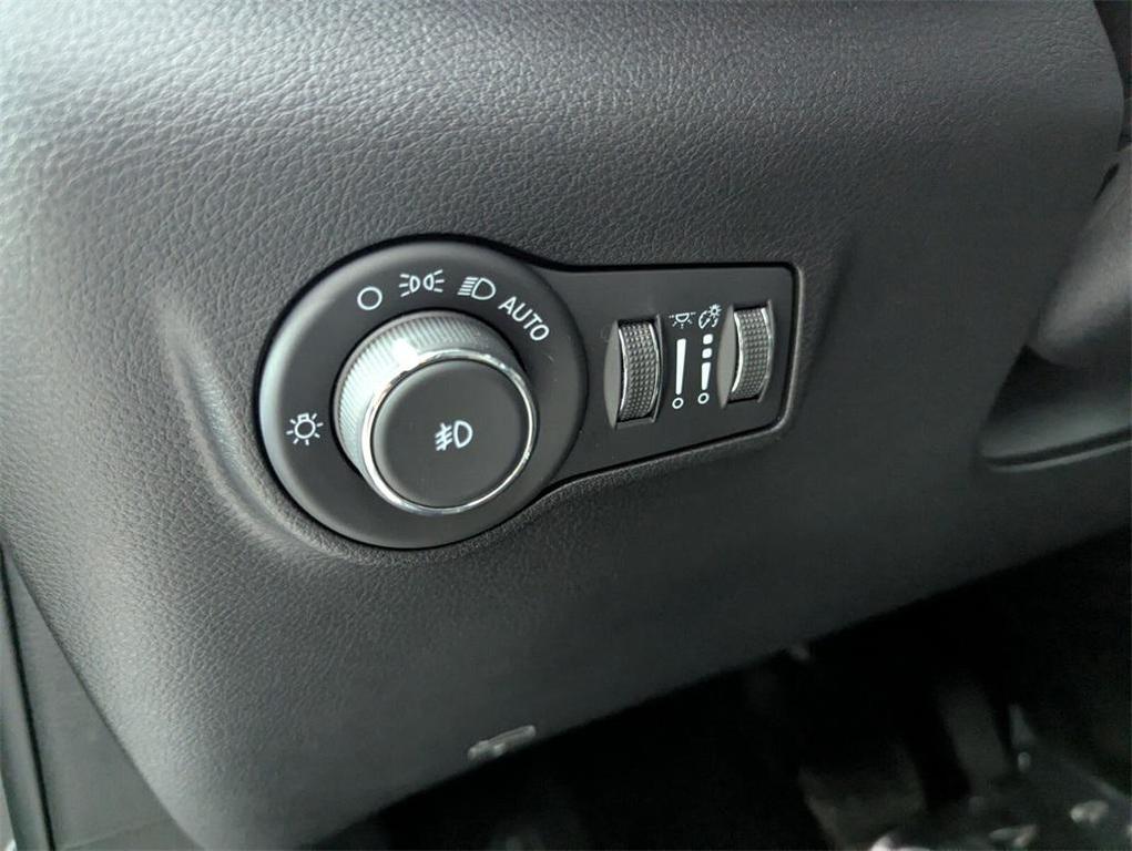 used 2022 Jeep Compass car, priced at $20,712