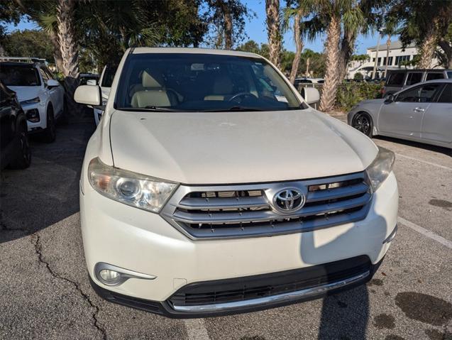 used 2013 Toyota Highlander car, priced at $18,207