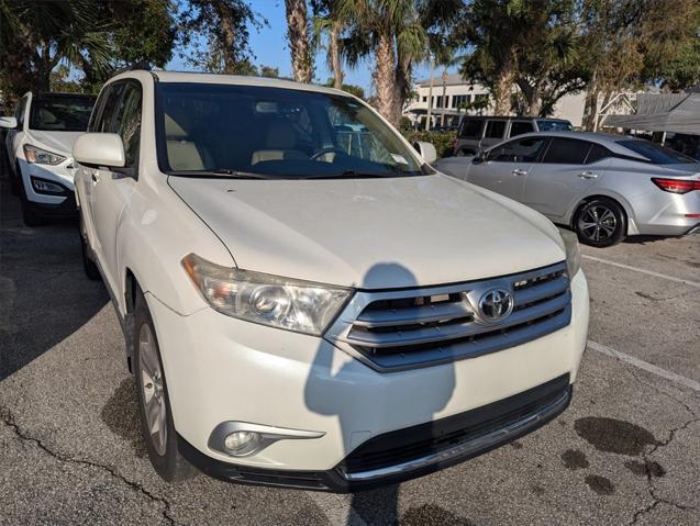 used 2013 Toyota Highlander car, priced at $18,207