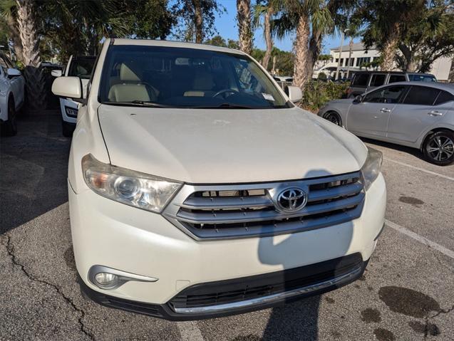 used 2013 Toyota Highlander car, priced at $18,207