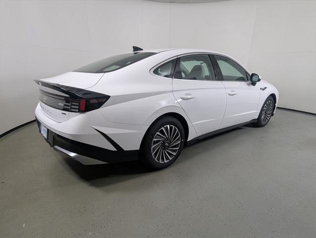 new 2025 Hyundai Sonata Hybrid car, priced at $32,569