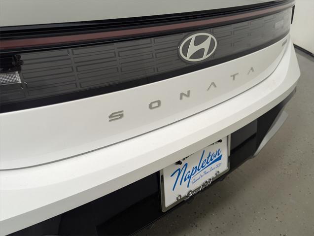 new 2025 Hyundai Sonata Hybrid car, priced at $32,569