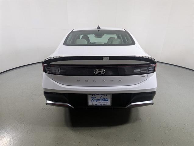 new 2025 Hyundai Sonata Hybrid car, priced at $32,569