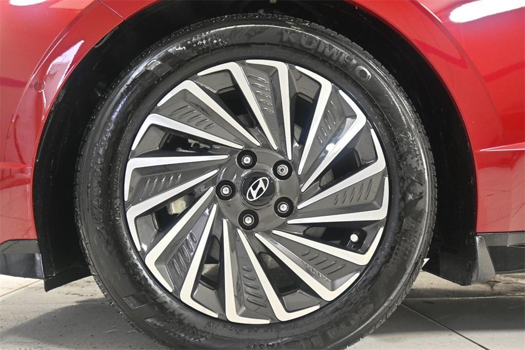used 2024 Hyundai Sonata Hybrid car, priced at $29,132