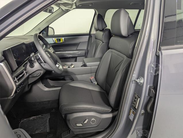 new 2025 Hyundai Santa Fe car, priced at $40,677