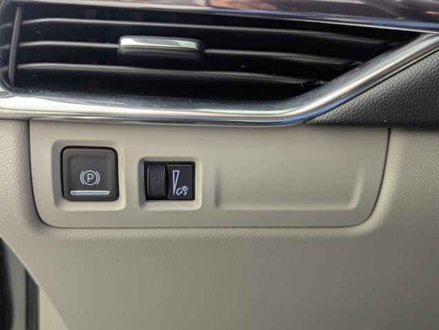 used 2021 Cadillac XT4 car, priced at $21,999