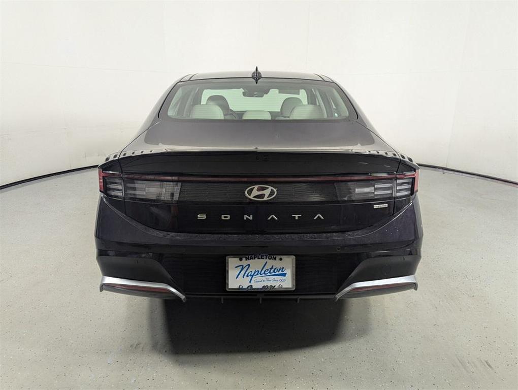 new 2025 Hyundai Sonata Hybrid car, priced at $38,443