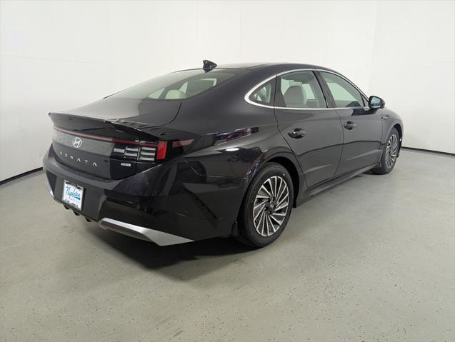 new 2025 Hyundai Sonata Hybrid car, priced at $38,443