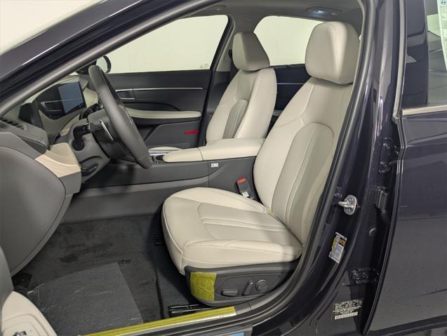 new 2025 Hyundai Sonata Hybrid car, priced at $38,443