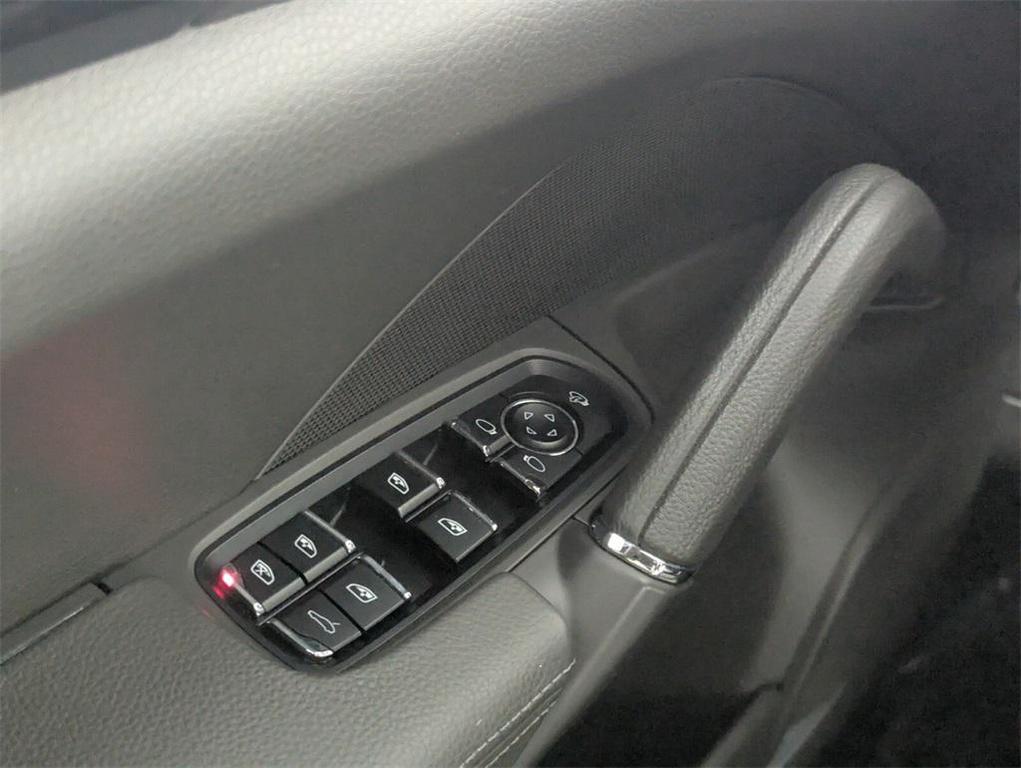 used 2018 Porsche Cayenne car, priced at $29,597