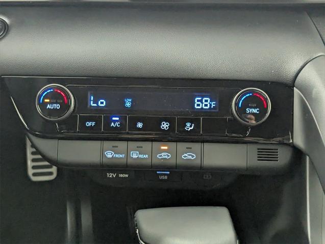 new 2025 Hyundai Elantra car, priced at $25,015