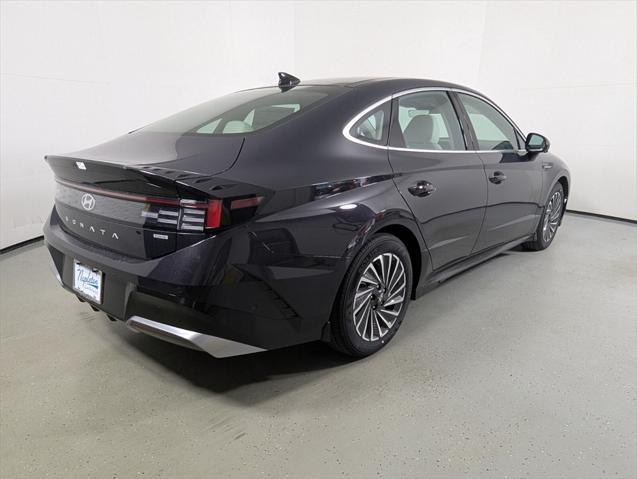 new 2025 Hyundai Sonata Hybrid car, priced at $38,443