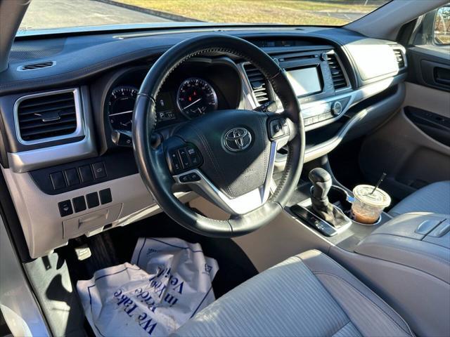 used 2015 Toyota Highlander car, priced at $15,885