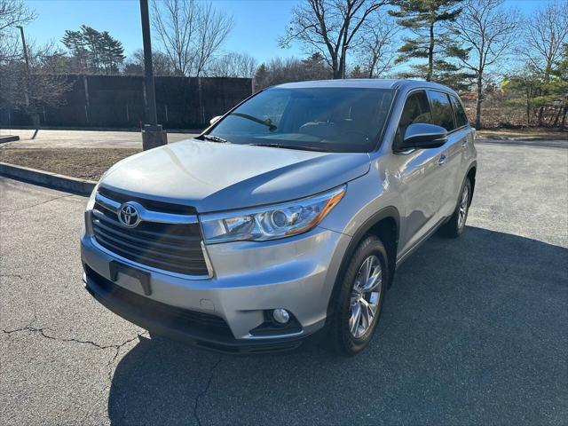 used 2015 Toyota Highlander car, priced at $15,885