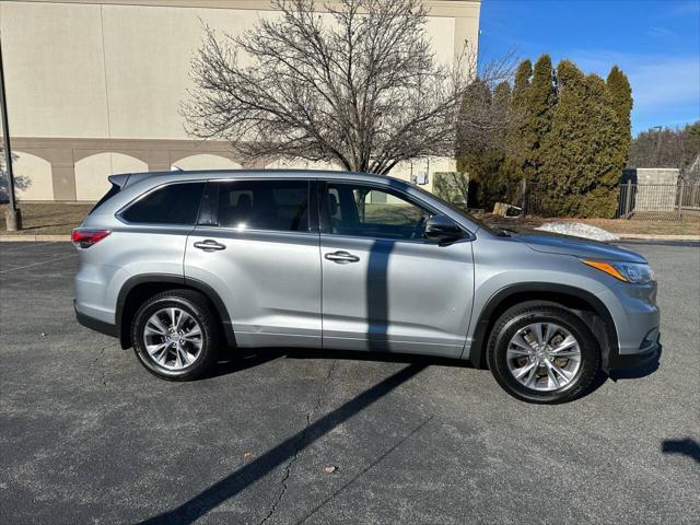 used 2015 Toyota Highlander car, priced at $15,885