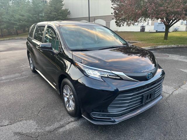 used 2021 Toyota Sienna car, priced at $28,999