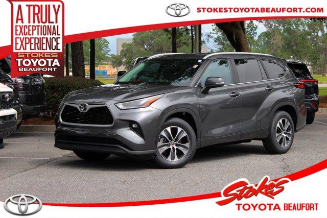 used 2023 Toyota Highlander car, priced at $37,789