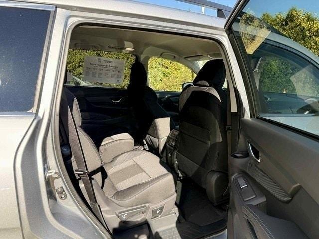 new 2025 Subaru Ascent car, priced at $40,353