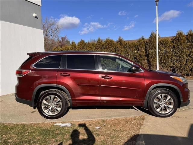 used 2015 Toyota Highlander car, priced at $15,471