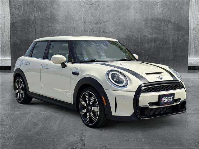used 2022 MINI Hardtop car, priced at $25,395